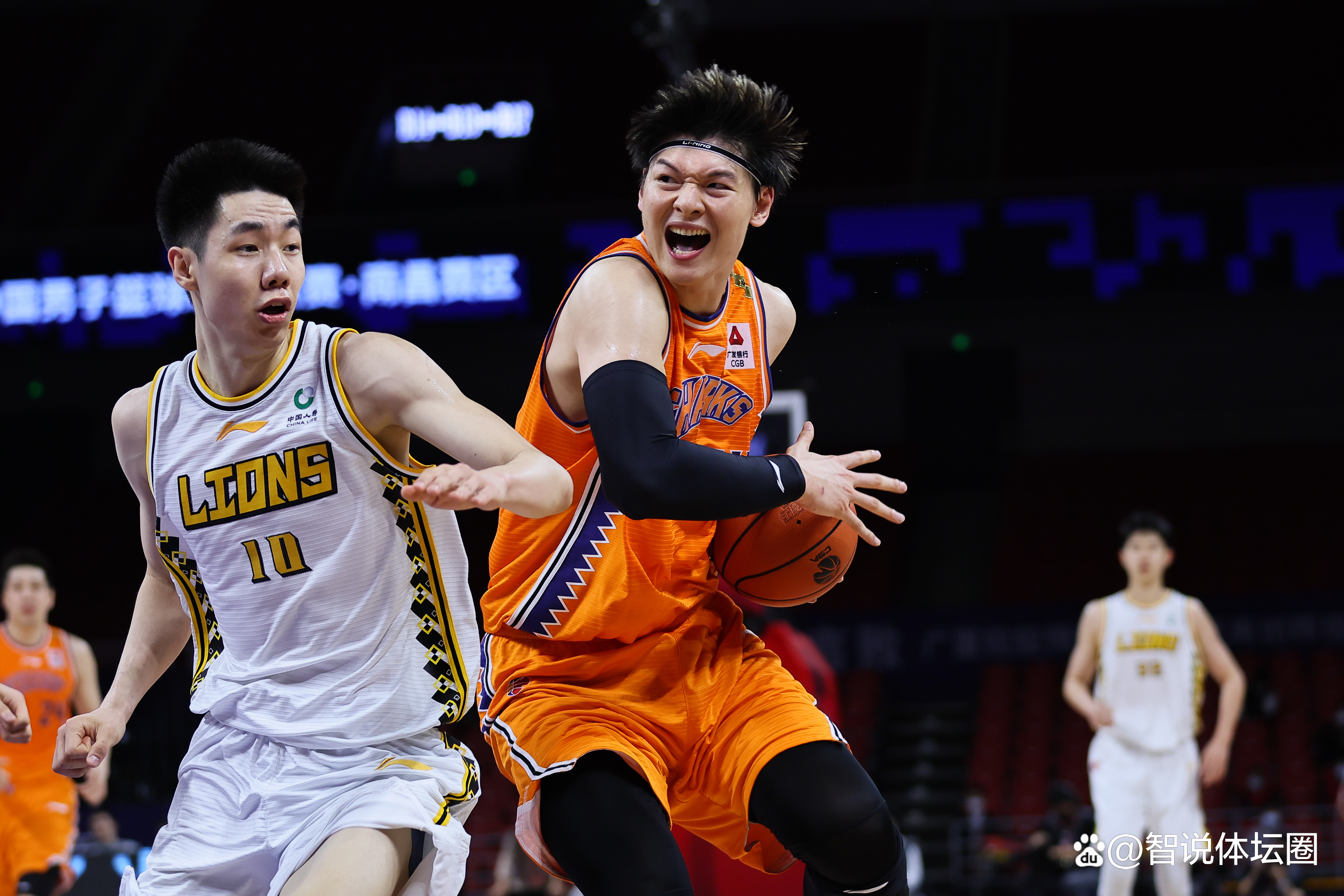 关键时刻突围战来临，华盛顿奇才围绕CBA常规赛临场应变，质疑声仍在，更衣室氛围转暖的简单介绍