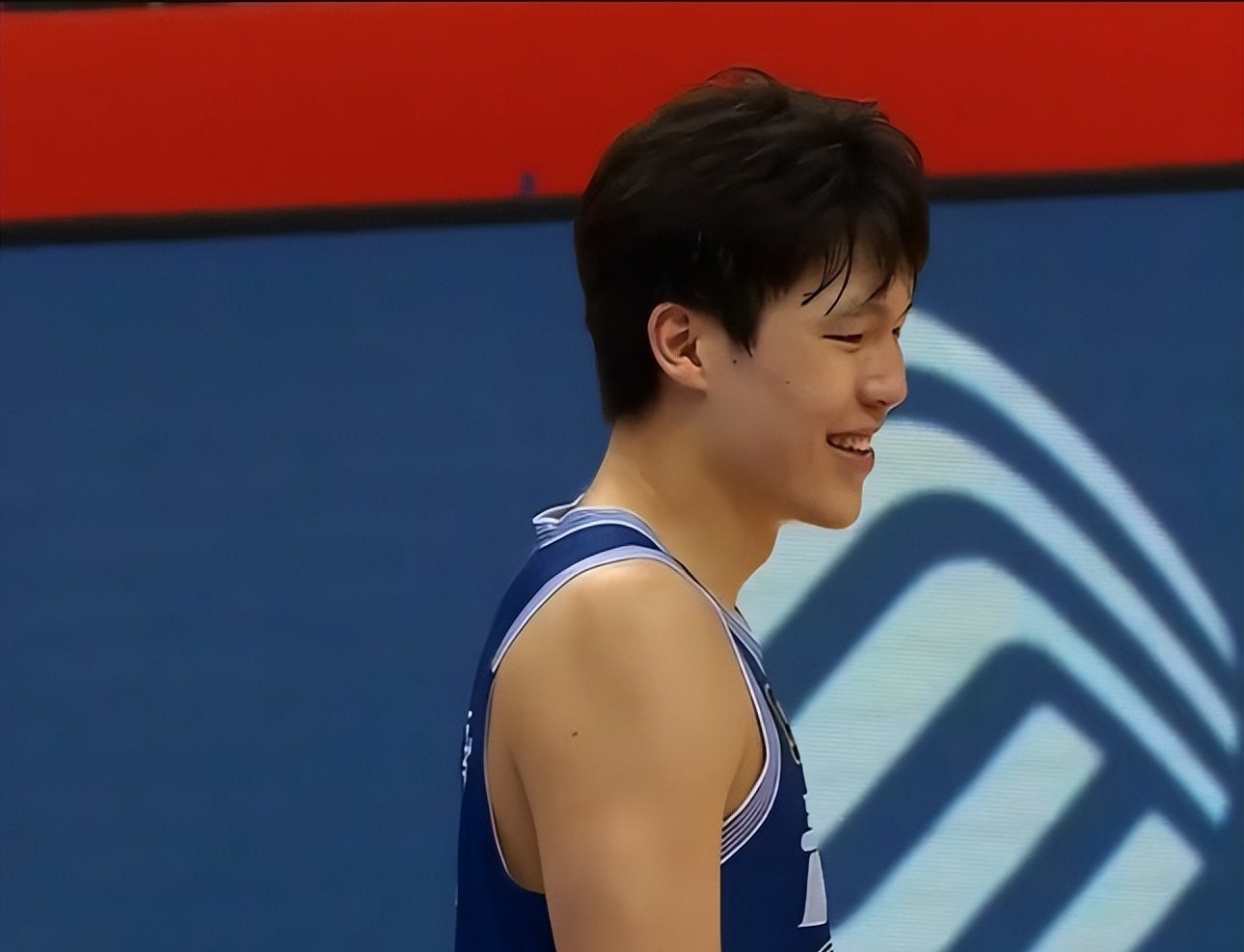 包含广厦男篮发布备战花絮;今晨豪取连胜;葡超任务艰巨;控场能力受关注的词条 包含广厦男篮发布备战花絮;今晨豪取连胜;葡超任务艰巨;控场能力受关注的词条